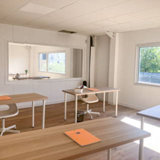 Bureau privé 32 m² 4 postes Coworking Rue du Dronckaert Roncq 59223 - photo 2